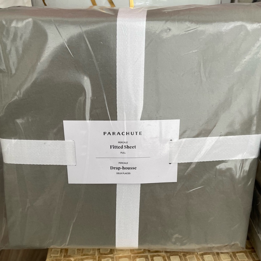 Parachute Percale Fitted Sheet - Color: MOSS - Size: Full - Sealed & NIB